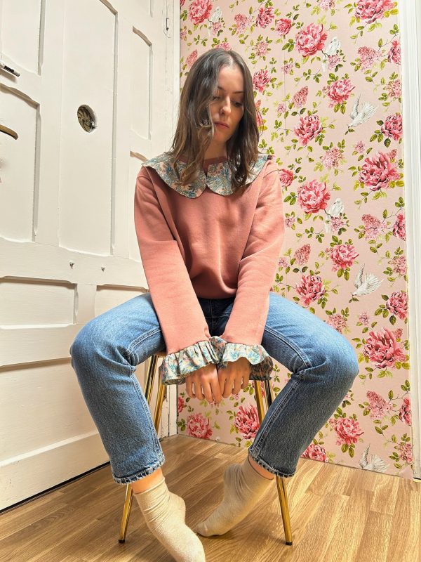 Sudadera Rosa Volante - Imagen 2